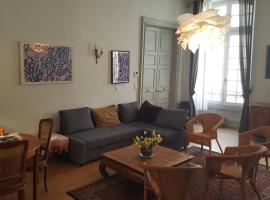Charming apartment - Lectoure - gers, жилье для отдыха в городе Лектур