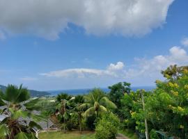 Creole Cottage Apartment: Anse Royale şehrinde bir kulübe