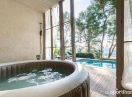 Le Mas des Roches à Velaux, hotel a Velaux