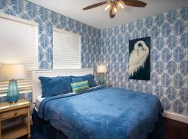 Duval Street Suite with pool, apartmen di Key West