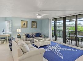 Updated Two Bedroom Beach Residence at Compass Point- Great Amenities with Bikes, vacation home in Sanibel