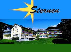 Hotel-Pension Sternen โรงแรมในคลอส