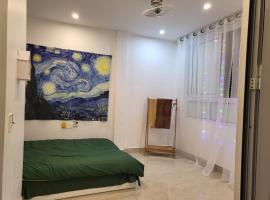 BA CON ECH Home and Stay- No 28 lane 259 Nguyen Duc Canh، إقامة منزل في هاي فونج