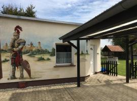 Schöner Ferienbungalow umgeben von Natur und nicht weit zur Ostsee, hotel in Neubukow