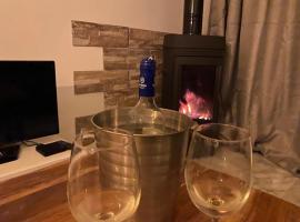 Encantador &aacute;tico con chimenea y piscina en Almer&iacute;a