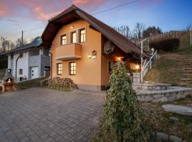 Vineyard Cottage Tramte, hotel in Škocjan