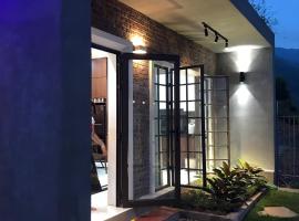 Tự Viện Xanh Villa, hotel v destinaci Hòa Bình