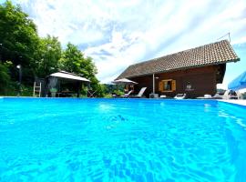 Holiday House Dorota – hotel z parkingiem w mieście Mala Erpenja