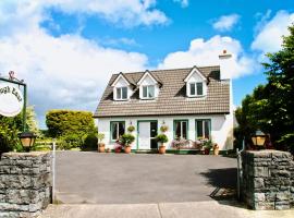Fough East, Oughterard, vacation home in Oughterard