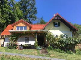 Ferienhaus am Himberg, דירה בStraden