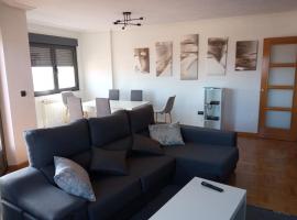 VUT EL NEGRILLO 5, hotel with parking in Astorga