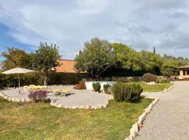 Idyllic Chalet with Private Pool, villa en Artà