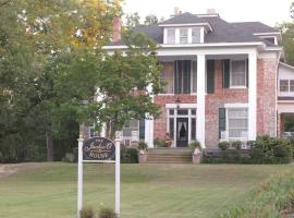 The Jackie O' House Bed and Breakfast, hotel in Columbus