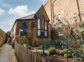The Scouse House - Unique Stay - Church Conversion