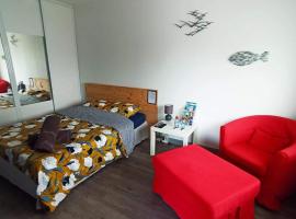 LauRina - Chambre, SDB, terrasse, arrivée autonome, sewaan penginapan tepi pantai di Royan