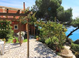 Villa Takis on Pelekas beach Apartment A with private garden and sea view, apartment in Pelekas