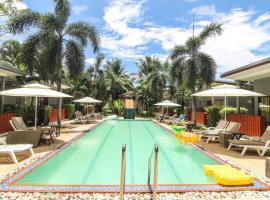 ViVi Hotel Resort: Phuket Town şehrinde bir otel