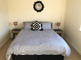 Bray House - Perfect for Large Groups, hotel em Wolverhampton