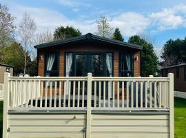 Fairview Lodge with Hot Tub, hotel v destinaci Barmby on the Moor