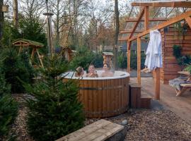 ZEN-Bungalow NO 3 met sauna en hottub, מלון למשפחות בRheezerveen