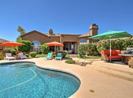Luxe Scottsdale Home with Pool and Mountain Views!, perehotell sihtkohas Scottsdale