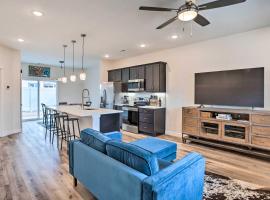 Modern Townhome about 3 Mi to Dtwn Grand Junction, hotel in Grand Junction