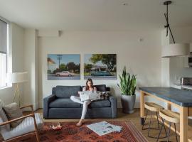 ROOST Midtown, apartment in Philadelphia