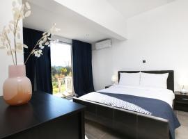 Luxury Apartments Christos, люксовый отель в городе Гувья