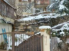 PLEIN SOLEIL appartement avec GARAGE pour SKI TROIS VALLEES et CURE THERMALE