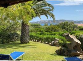 Villa con vista sull’arcipelago della Maddalena, cabaña o casa de campo en Palau