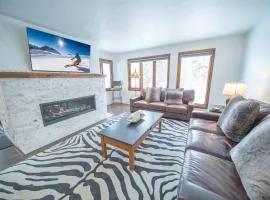 Quicksilver 1605 by SummitCove Lodging
