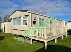 Summer Breeze Deluxe Caravan Rental