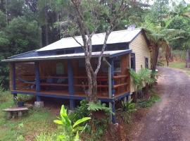 Sweetwater Cottage. A private mountain escape, villa Upper Burringbar városában