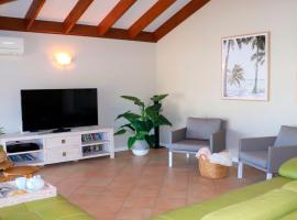 Occy's @ Fingal Bay, vacation home in Fingal Bay