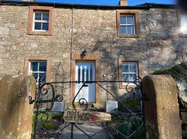 Rose Cottage, hotel with parking in Penrith