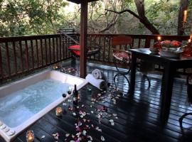 Thulamela Couples Retreat، فندق في هازيفيو