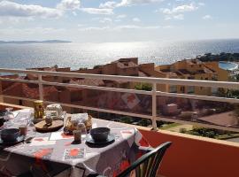 T1 vue mer bord de mer Ajaccio, hotel in Ajaccio