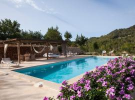 Hacienda Ses Caletes, self catering accommodation in Cala San Vicente