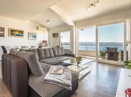 MODERN apartment OMIS