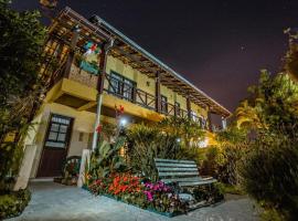 Pousada Santa Genoveva campeche, hotel near Florianopolis-Hercilio Luz International Airport - FLN, 