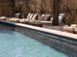 MOB House – hotel w mieście Saint-Ouen