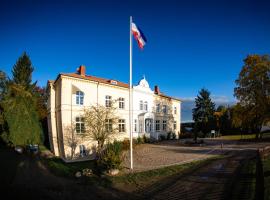 Landhotel Schloss Daschow – hotel w mieście Daschow