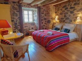 Le Mas de Rigoulac chambre BULLE SPA sur réservation, holiday rental in Bouyssounouse