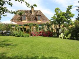 Gîte Lamarmette, calme et confort, piscine privative, borne VE, khách sạn ở Lanquais