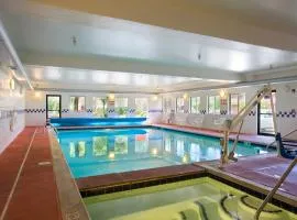 Glenwood Springs Cedar Lodge、グレンウッド・スプリングスのB&B
