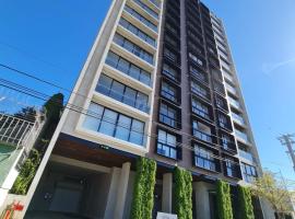 BEE Suites Escalante - San Jose, hotel u gradu San Hose