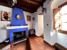 Casa La Fuente, alojamiento con cocina en Jabugo