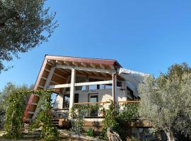 La Casa tra gli Ulivi - Cottage in legno, hotel in Pollutri