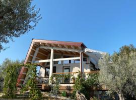 La Casa tra gli Ulivi - Cottage in legno, hotel i Pollutri