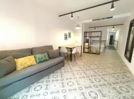 Liceu Apartments by gaiarooms